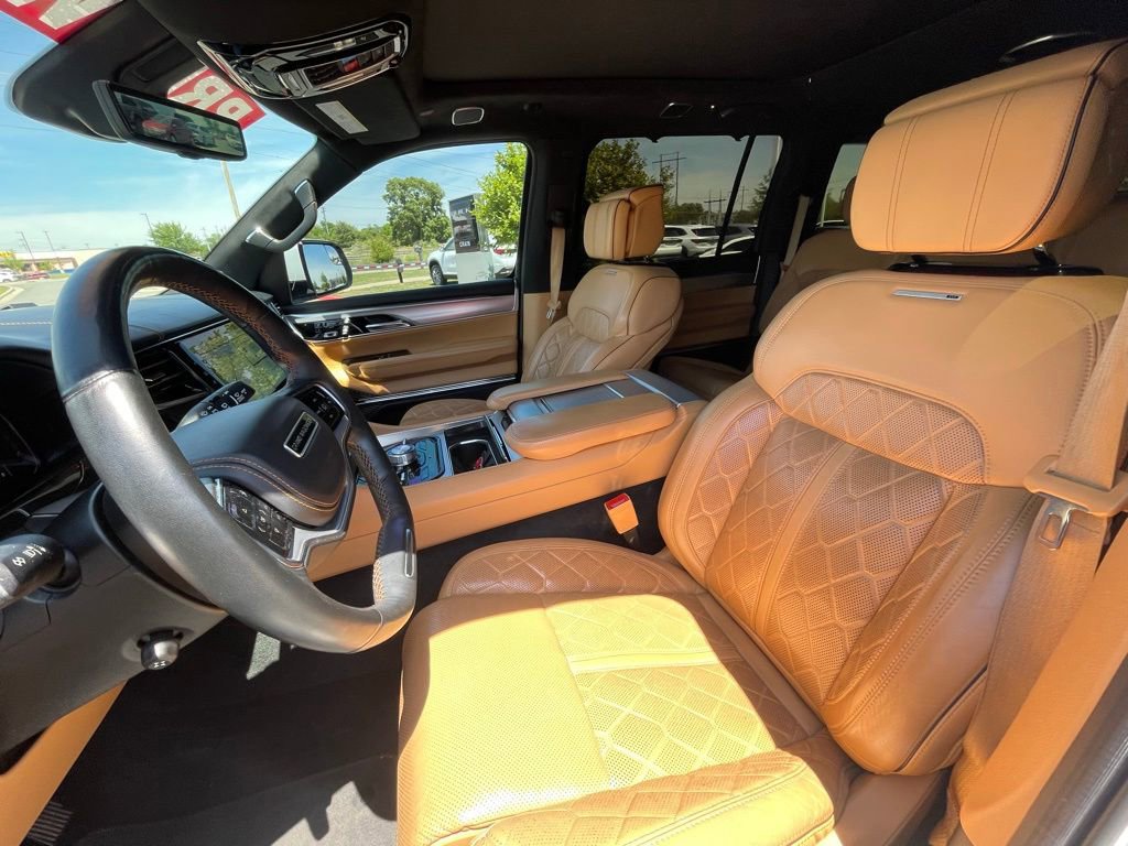 Used 2022 Jeep Grand Wagoneer Series III w/ Flexible Seating Group AWD/4WD image 20