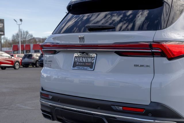 Used 2025 Buick Enclave Preferred AWD/4WD image 23