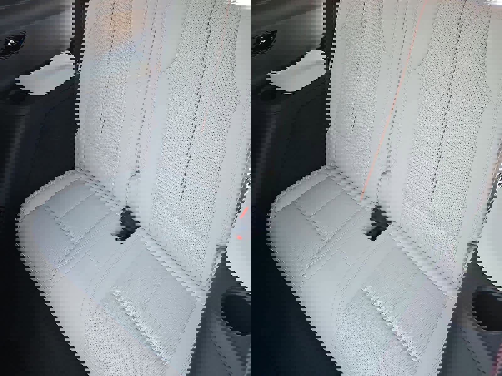 Used 2026 Cadillac Vistiq Luxury w/ LPO, Floor Liner Package image 39
