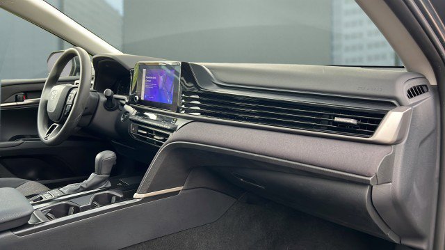 Used 2025 Toyota Camry LE image 18