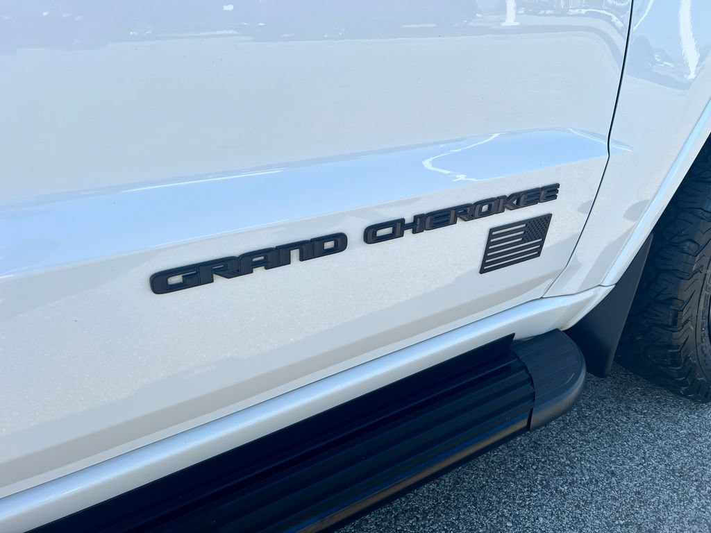 Used 2021 Jeep Grand Cherokee Laredo X AWD/4WD image 36