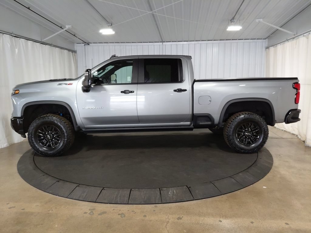 Certified 2025 Chevrolet Silverado 2500 ZR2 w/ Technology Package AWD/4WD image 2