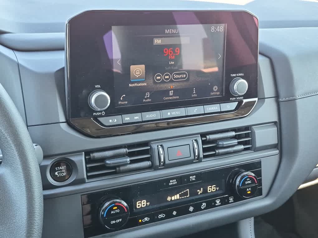 Used 2025 Nissan Pathfinder S AWD/4WD image 14