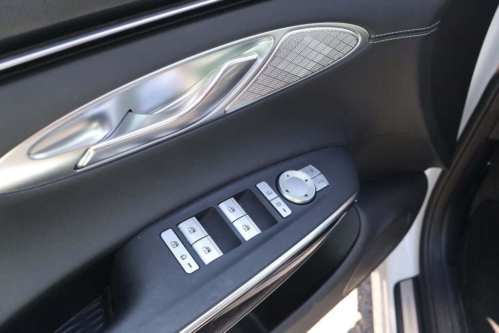 Used 2025 Genesis GV70 2.5T AWD/4WD image 8