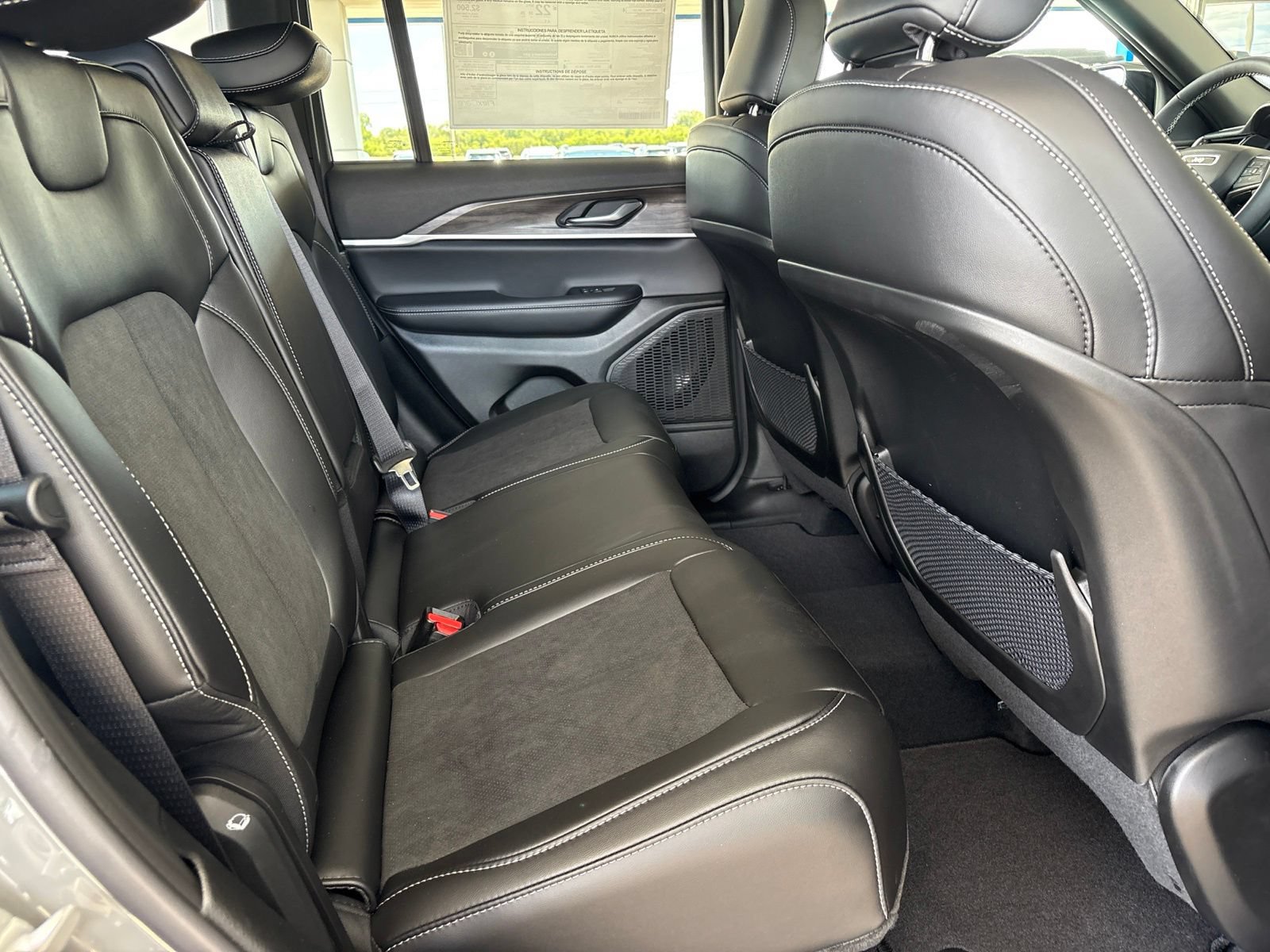 New 2027 Jeep Grand Cherokee Altitude AWD/4WD image 17