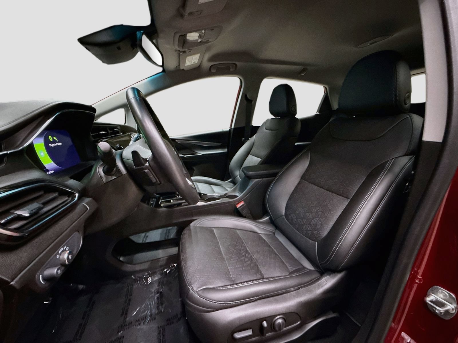 Used 2022 Chevrolet Bolt LT w/ Infotainment Package FWD image 25