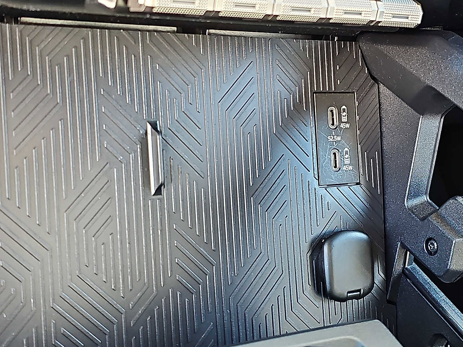 Used 2025 Toyota 4Runner SR5 AWD/4WD image 23