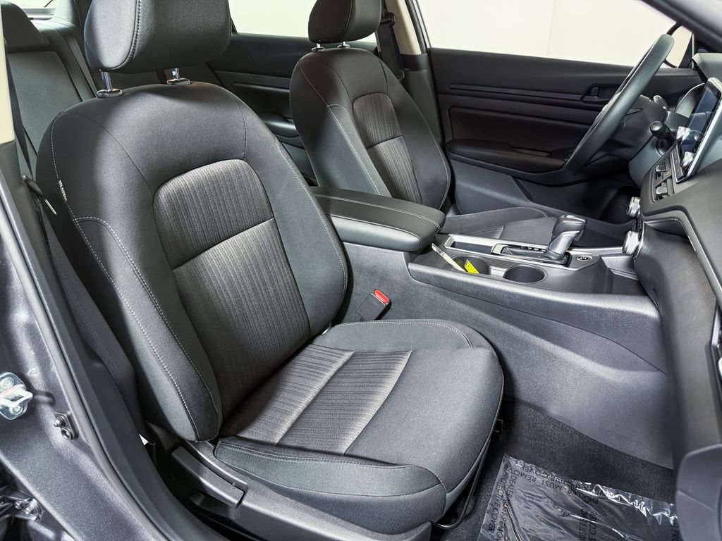 Certified 2025 Nissan Altima 2.5 S FWD image 13