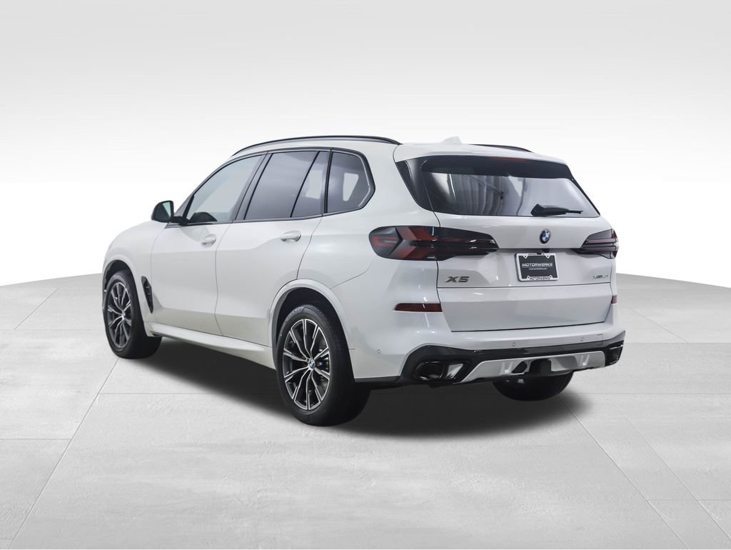 New 2026 BMW X5 xDrive40i image 3