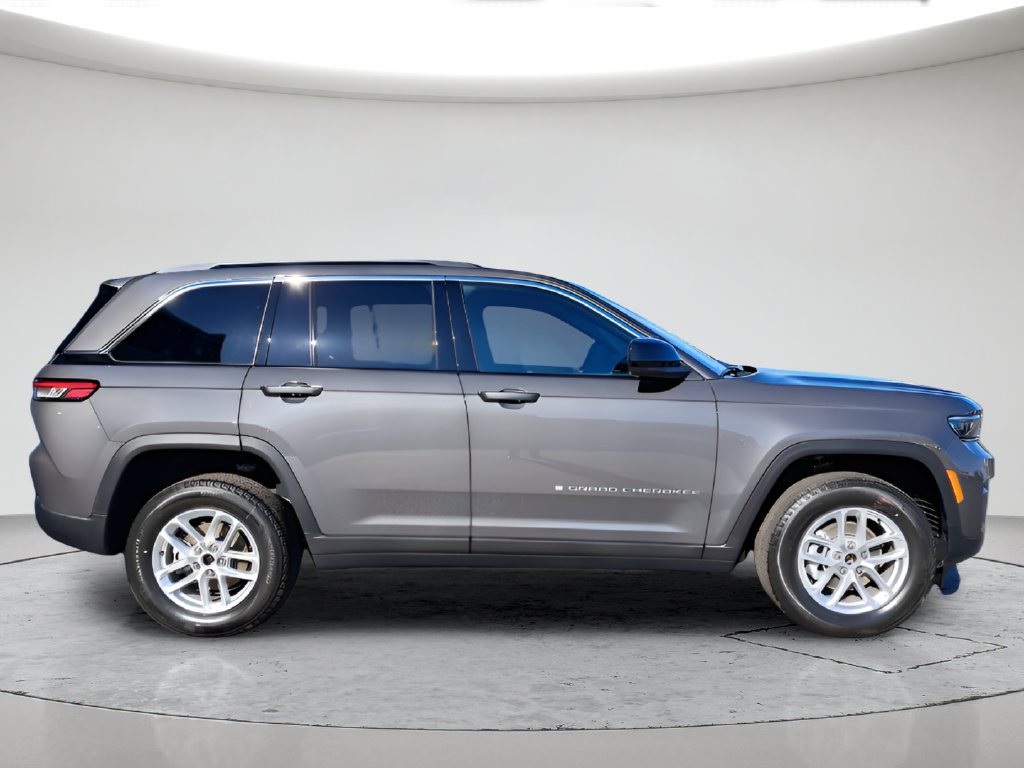 New 2026 Jeep Grand Cherokee Laredo X AWD/4WD image 4