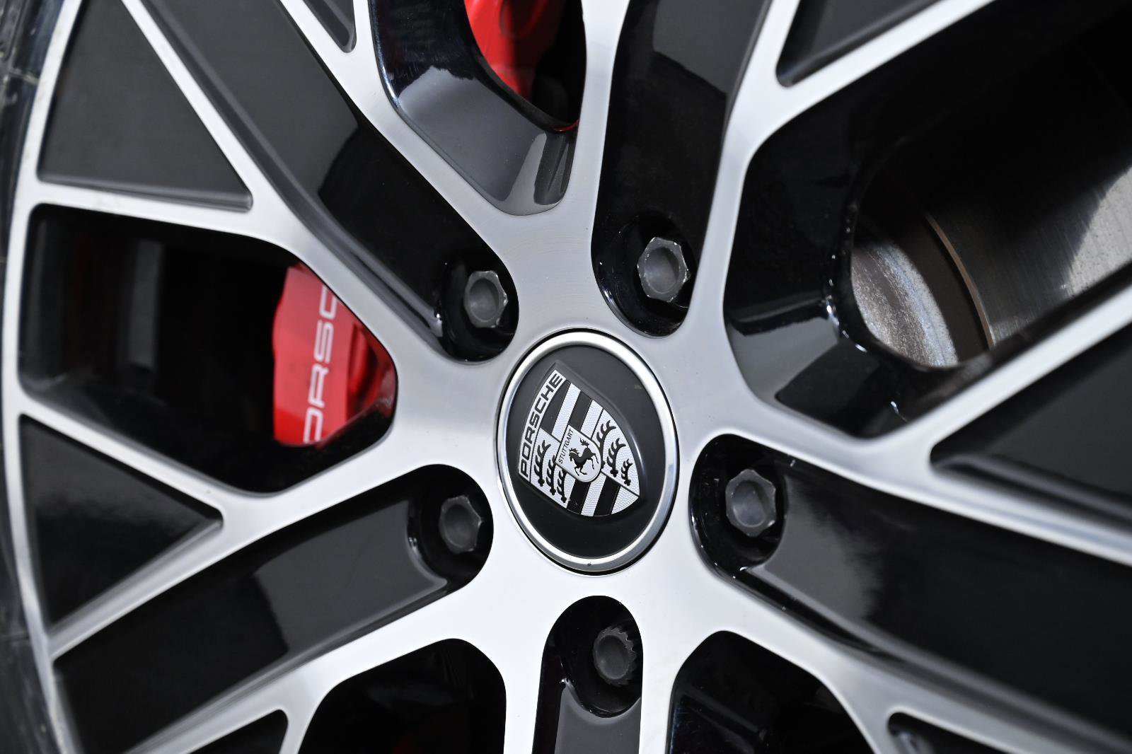 Used 2022 Porsche Taycan 4S image 36