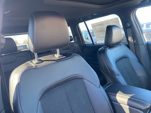 New 2025 Jeep Grand Cherokee Altitude AWD/4WD image 28