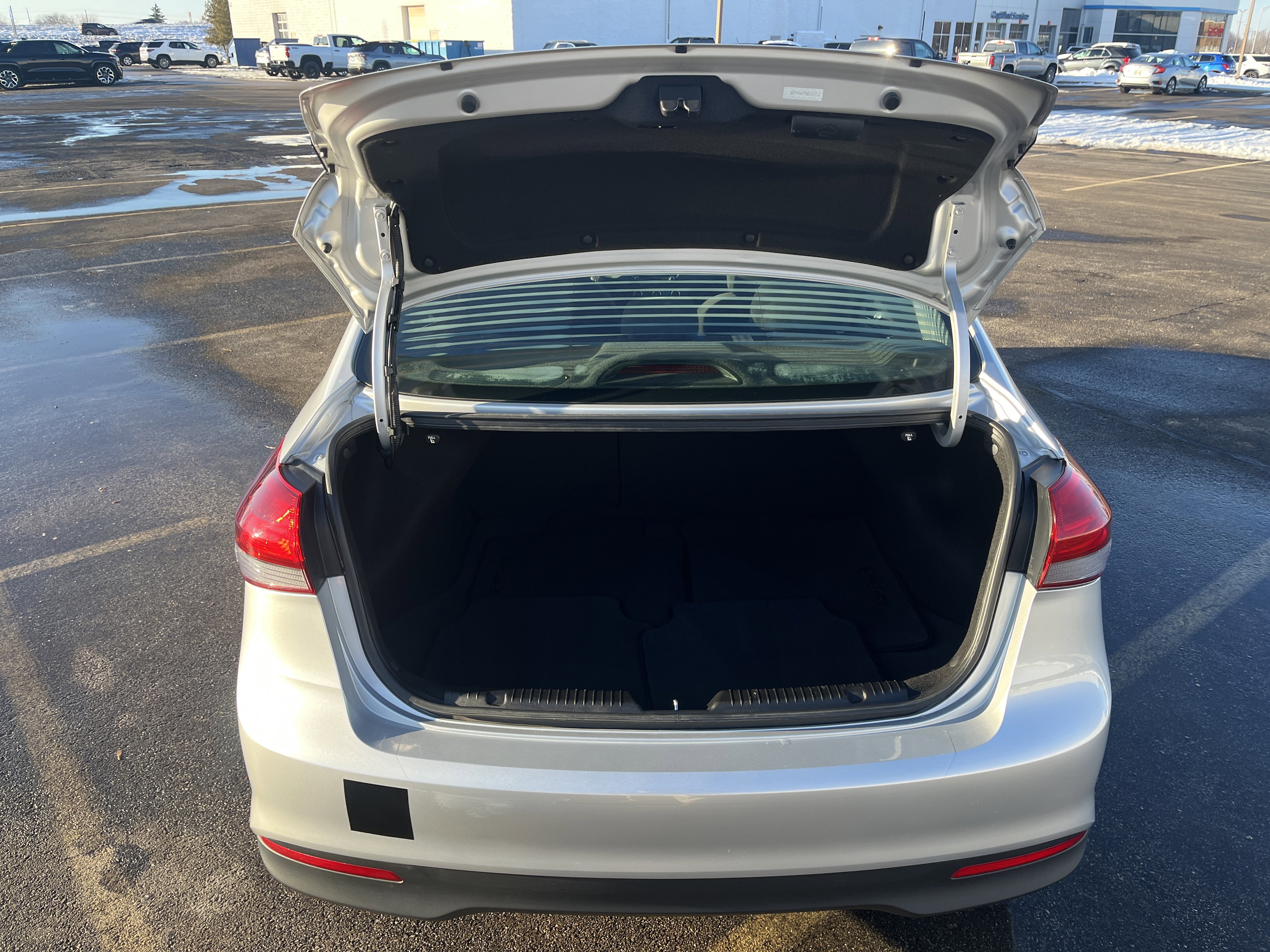 Used 2017 Kia Forte LX image 14