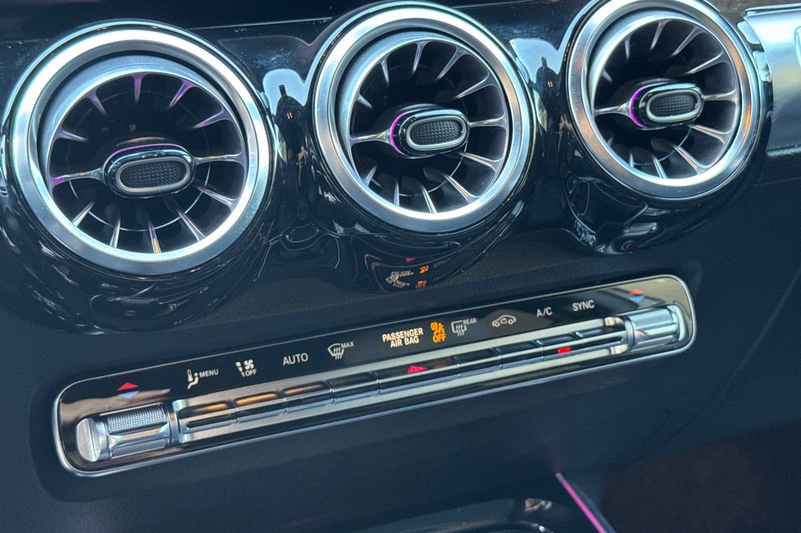 Certified 2023 Mercedes-Benz GLB 250 image 23