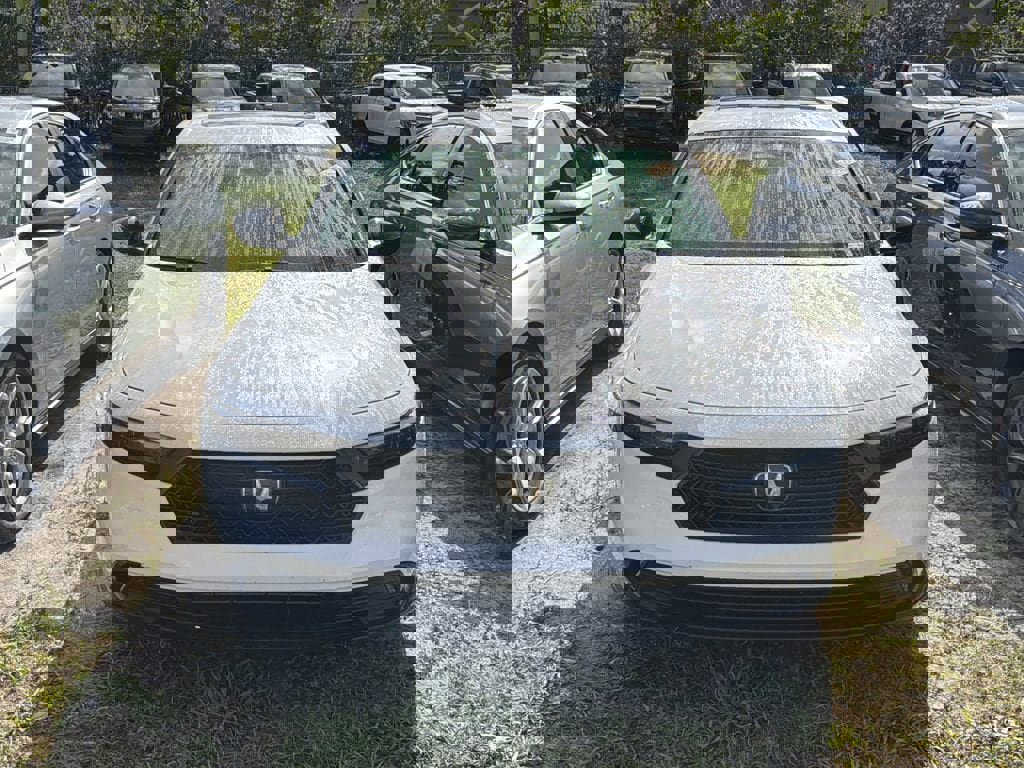 Used 2025 Honda Accord SE image 2