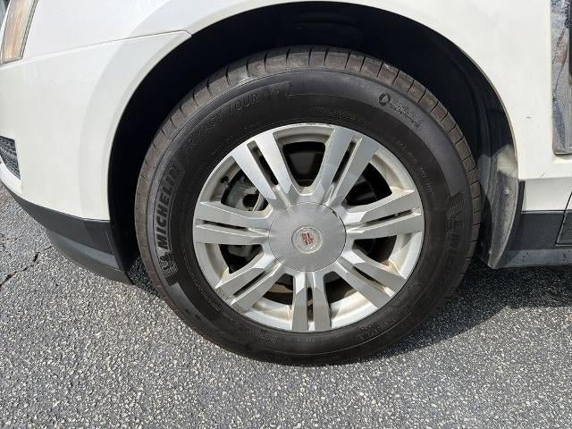 Used 2015 Cadillac SRX Luxury w/ Driver Awareness Package FWD image 4