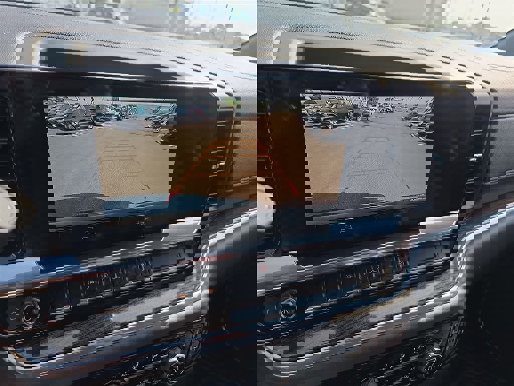 Used 2022 Chevrolet Silverado 1500 LT image 20