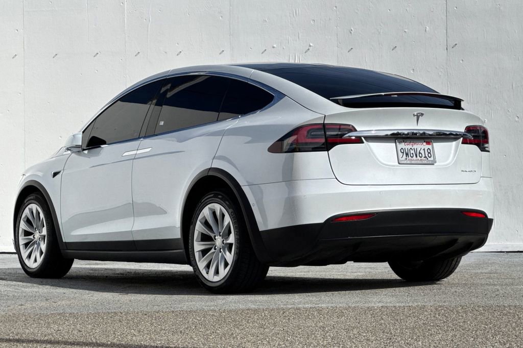 Used 2020 Tesla Model X Long Range image 5