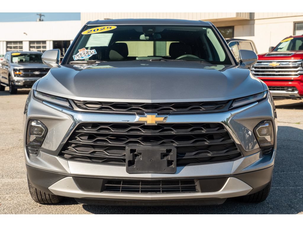 Used 2025 Chevrolet Blazer LT AWD/4WD image 3