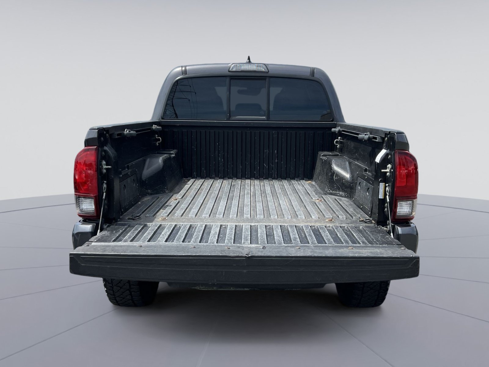 Used 2018 Toyota Tacoma SR w/ SR Convenience Package RWD image 29