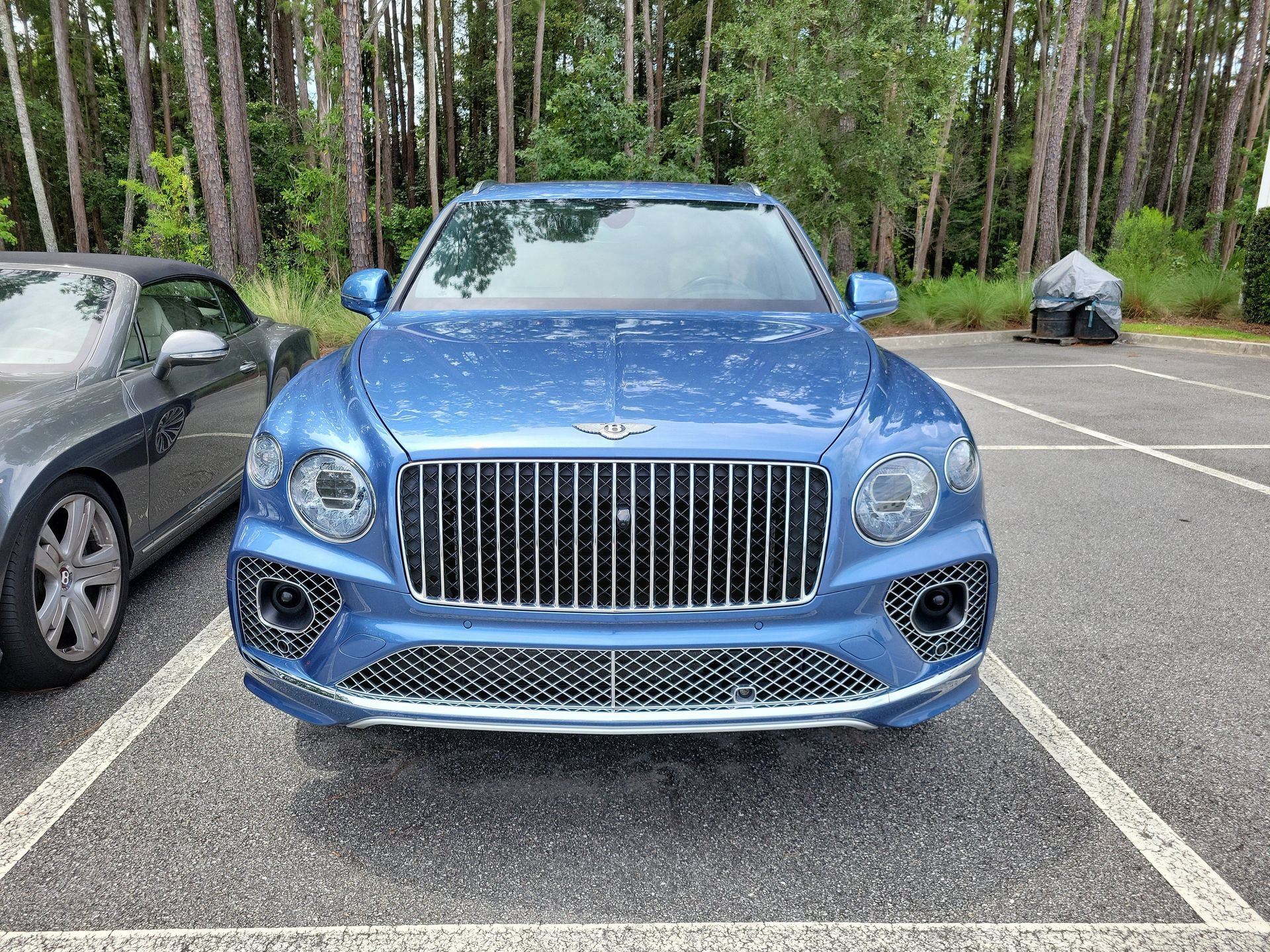 Used 2023 Bentley Bentayga Extended Wheelbase AWD/4WD image 2
