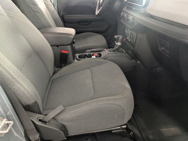 Used 2025 Jeep Wrangler Unlimited Sahara image 30