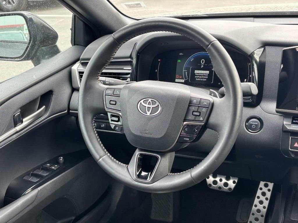 Used 2025 Toyota Camry SE image 19