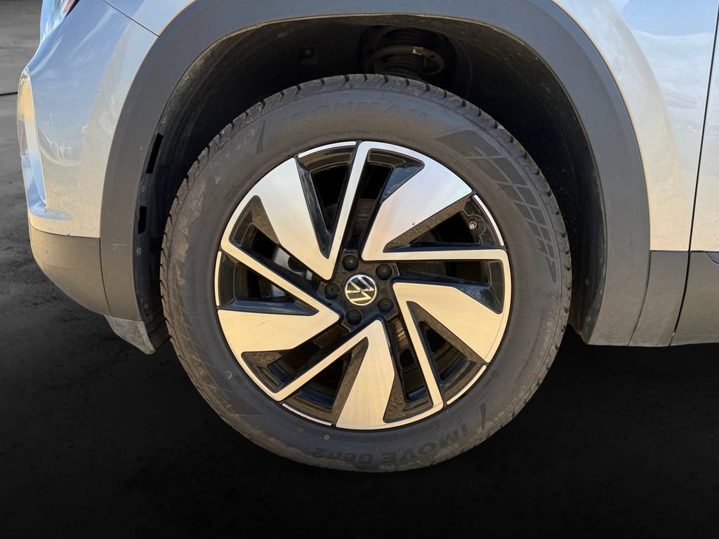 Used 2025 Volkswagen Atlas SE AWD/4WD image 12