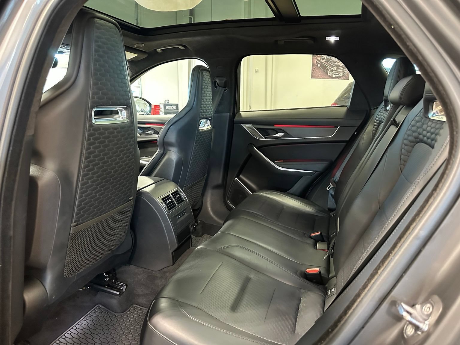Used 2023 Jaguar F-PACE SVR AWD/4WD image 42