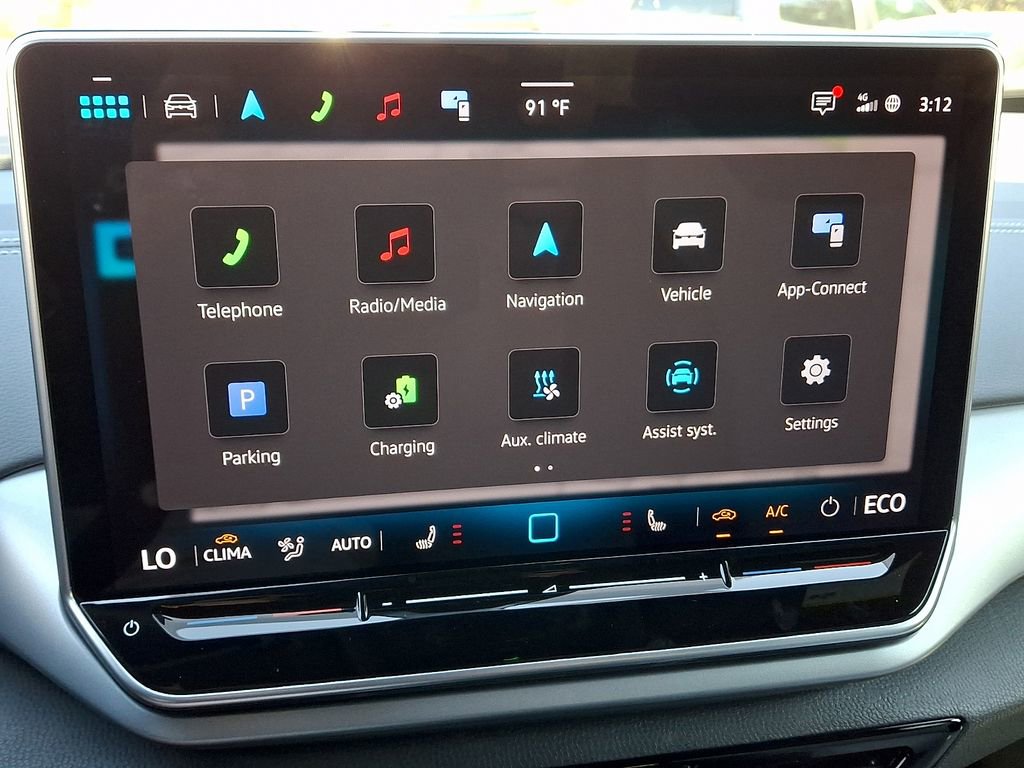 Certified 2025 Volkswagen ID.4 Pro AWD/4WD image 13