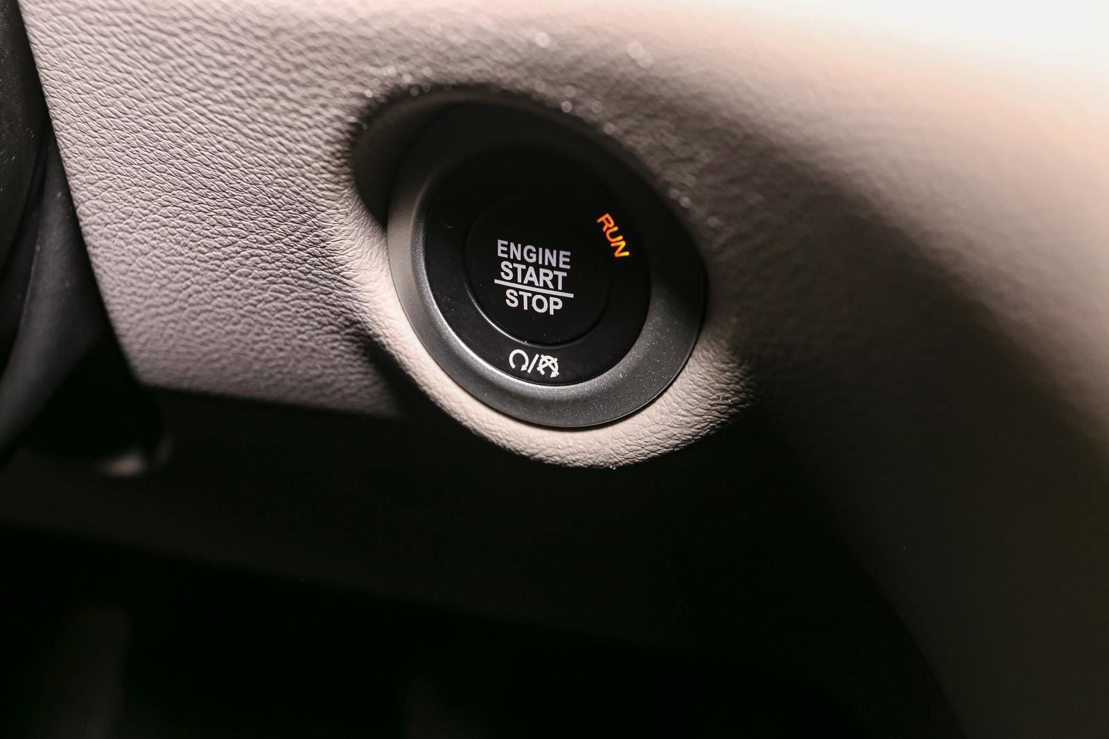 Used 2024 Chrysler Voyager LX image 31