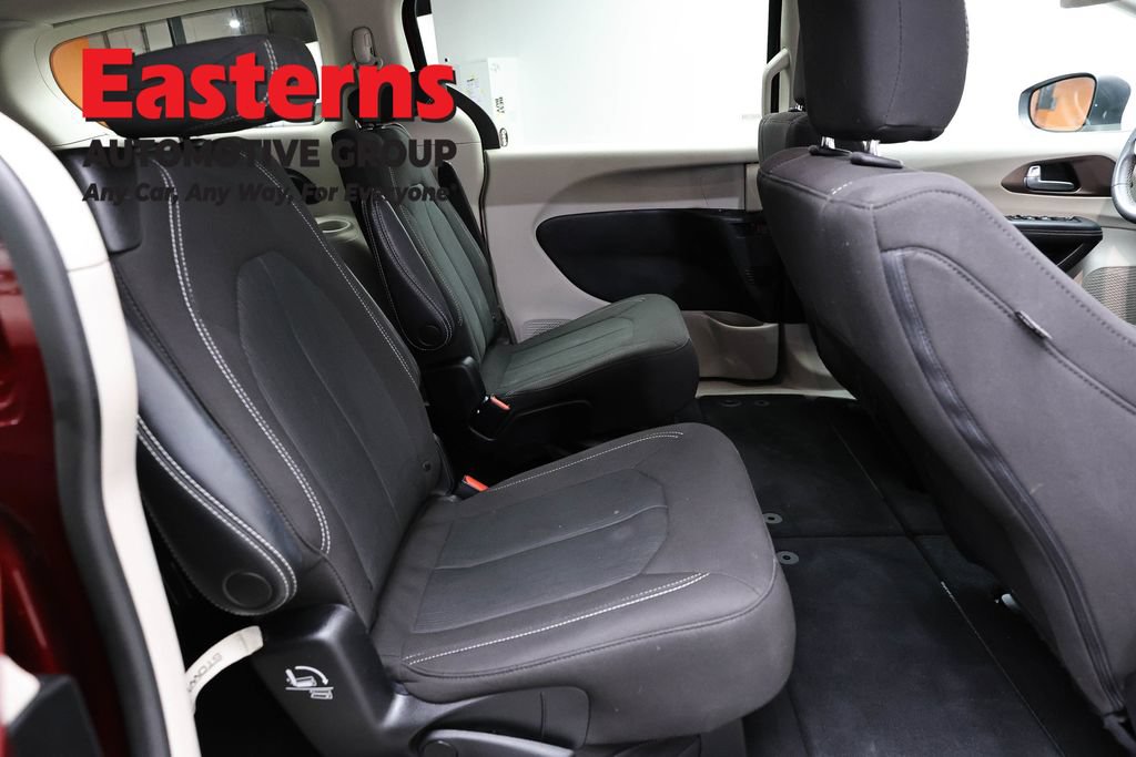 Used 2023 Chrysler Voyager LX FWD image 23