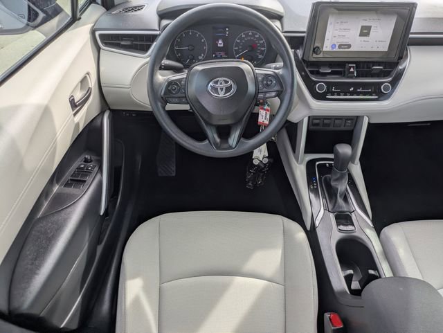 Used 2025 Toyota Corolla Cross L image 12