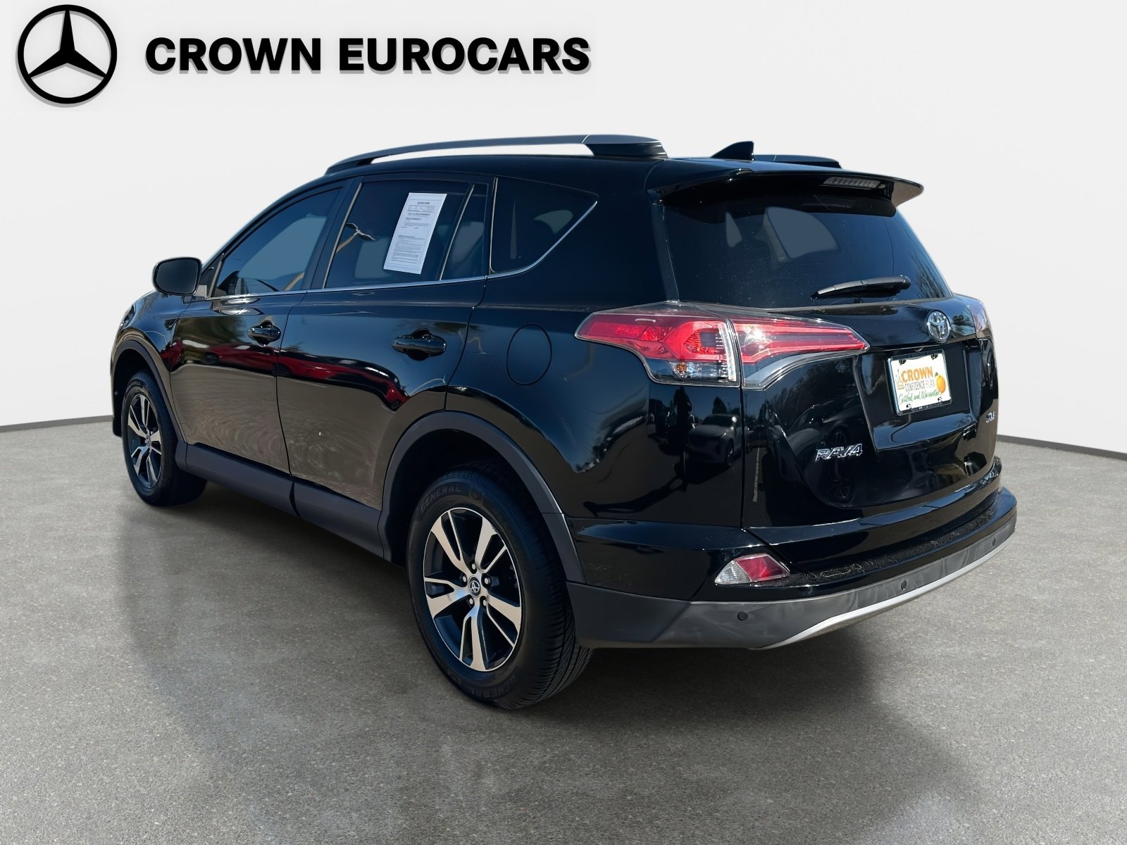 Used 2018 Toyota RAV4 XLE image 5