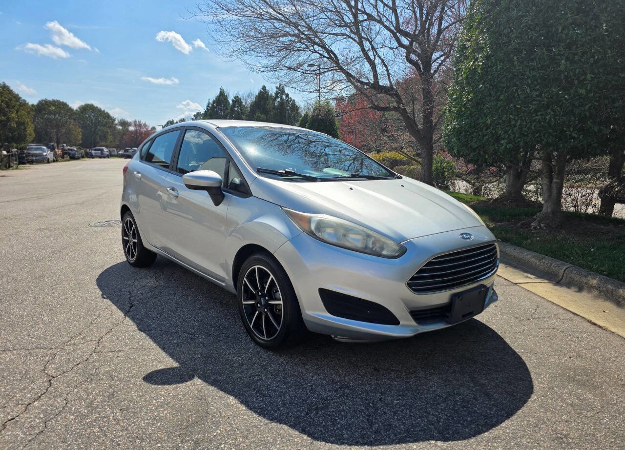 Used 2017 Ford Fiesta SE image 7