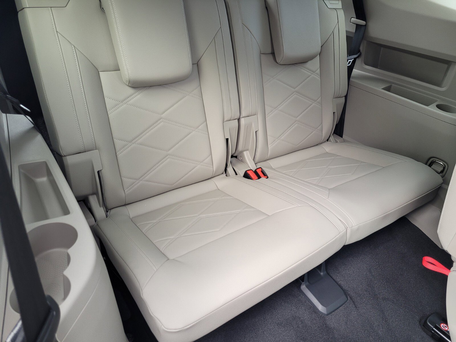 New 2026 Volkswagen Atlas SE image 8