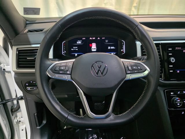 Certified 2022 Volkswagen Atlas Cross Sport SE w/ Panoramic Sunroof Package image 15