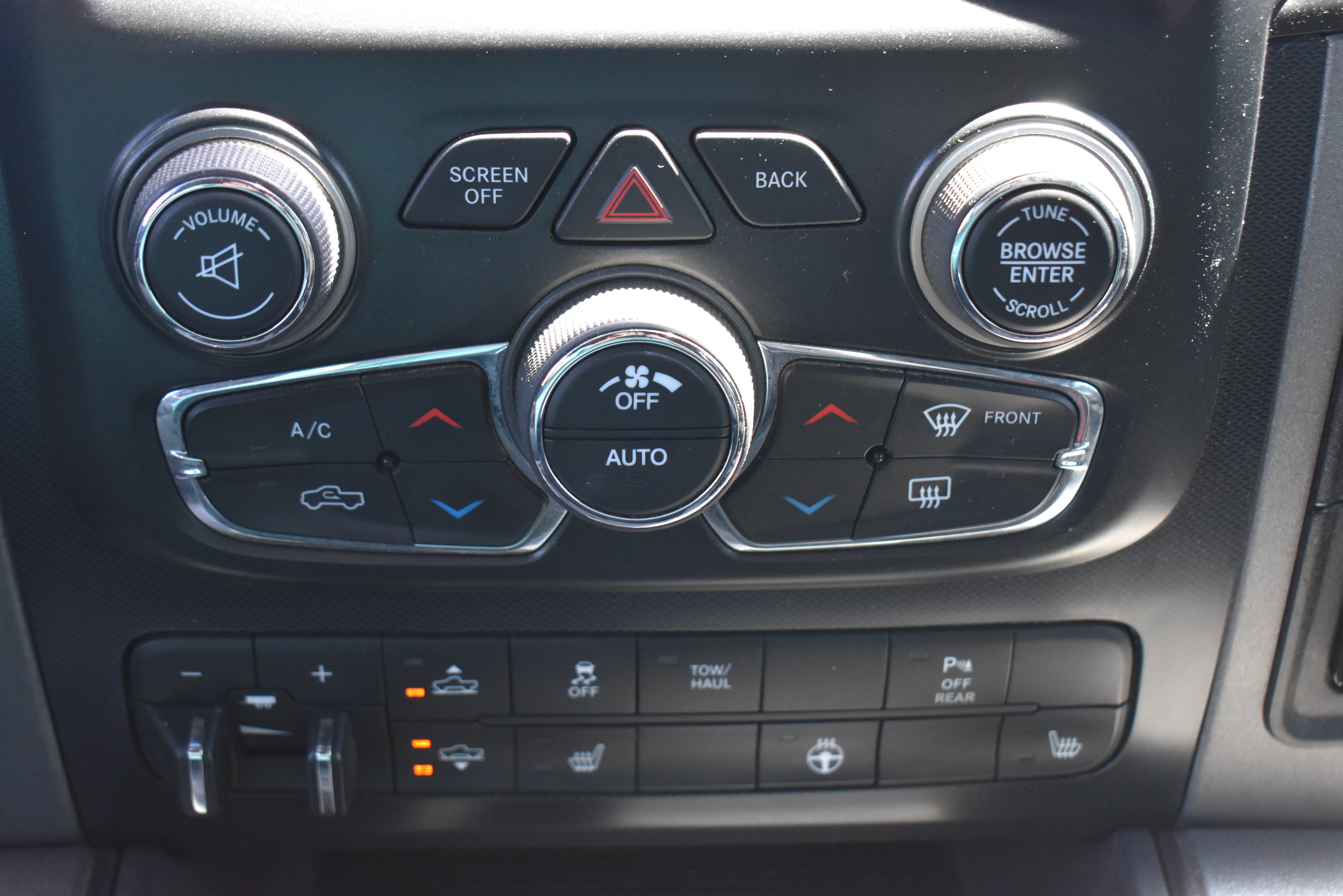 Used 2018 RAM 1500 Rebel w/ Luxury Group AWD/4WD image 32