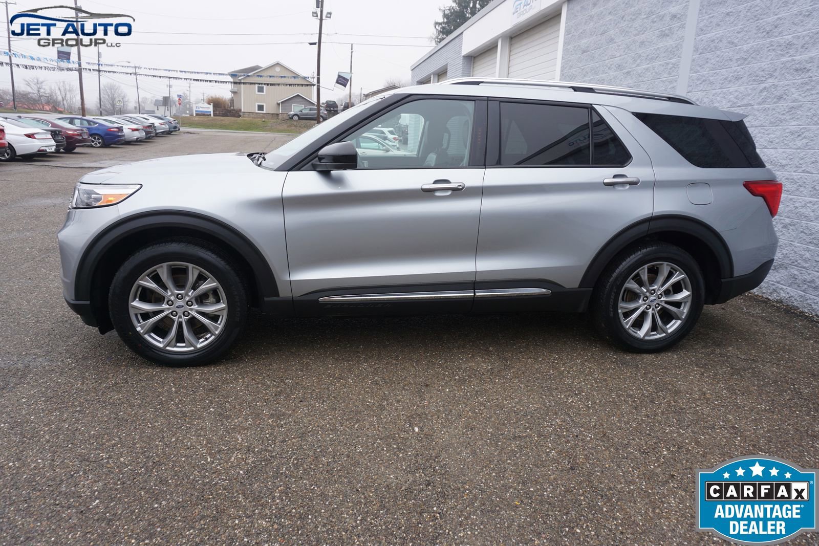 Used 2023 Ford Explorer Limited AWD/4WD image 4