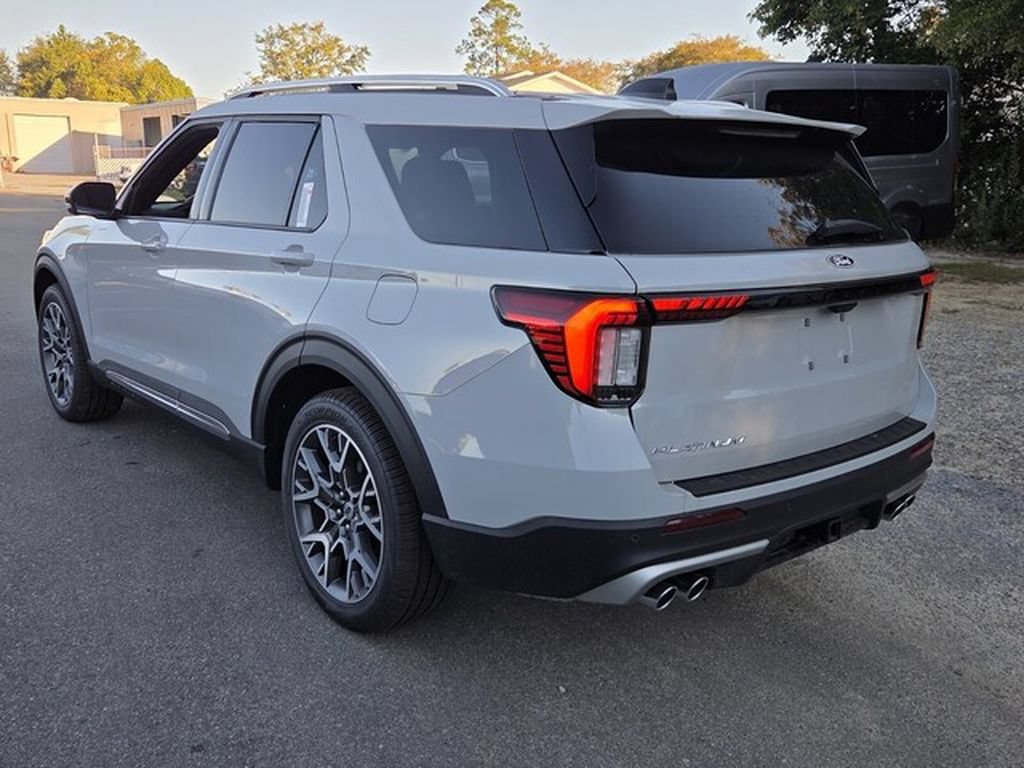 New 2027 Ford Explorer Platinum w/ 3.0L Ultimate Package RWD image 11