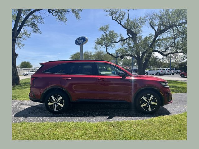 Used 2022 Kia Sorento EX w/ Panoramic Sunroof Package