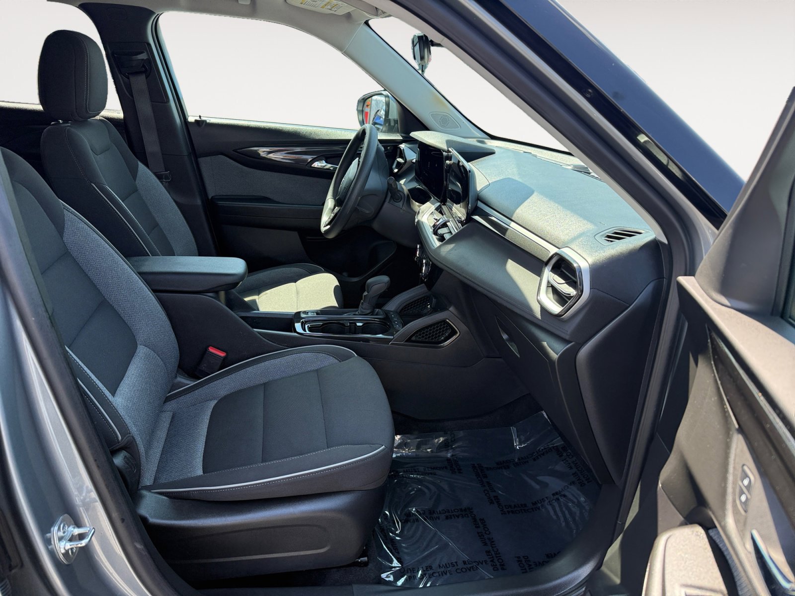 Used 2025 Chevrolet TrailBlazer LT FWD image 19