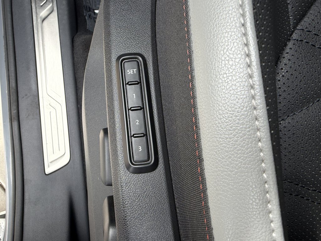 Used 2024 Volkswagen Atlas Peak Edition SEL AWD/4WD image 32
