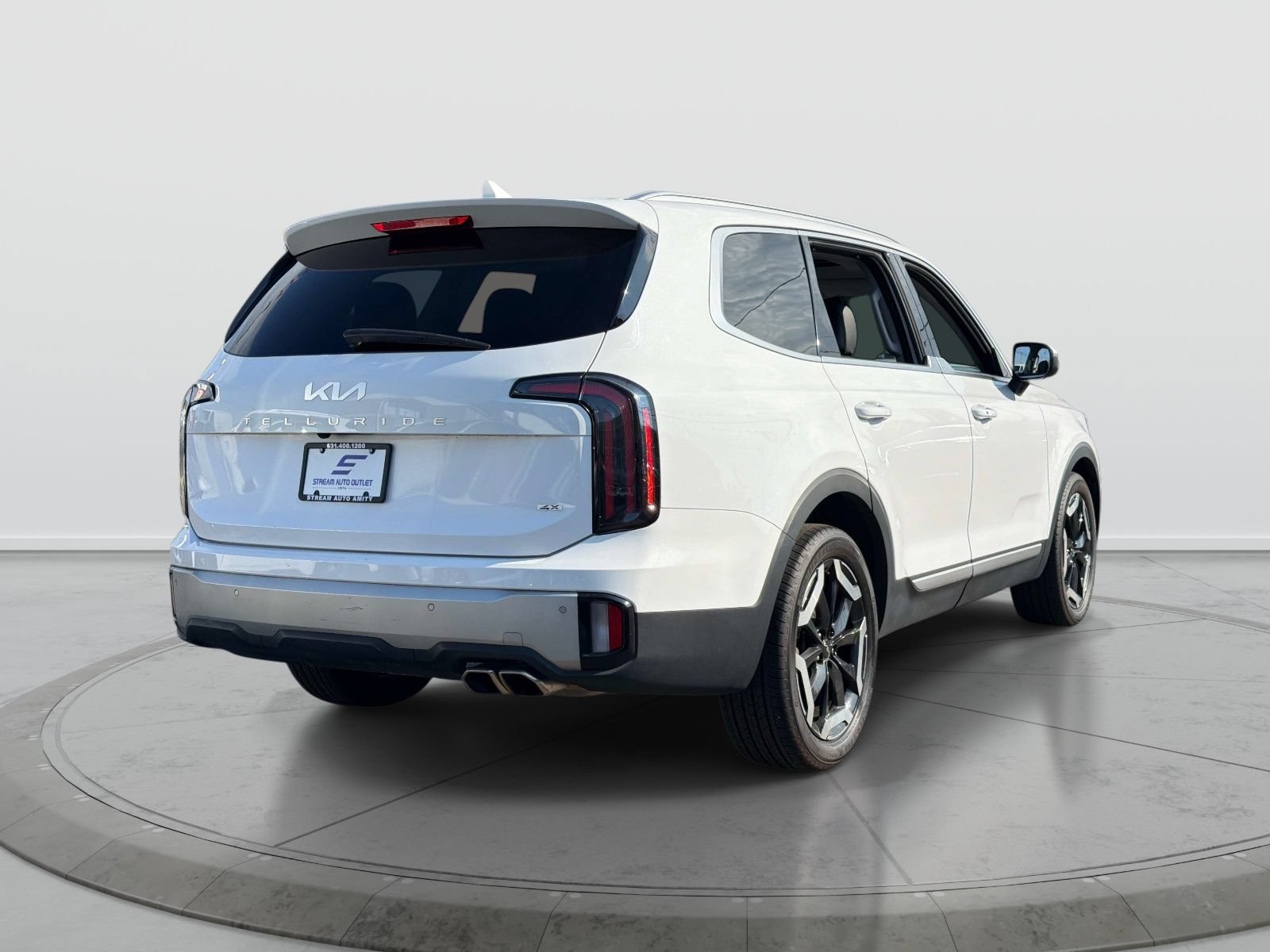 Used 2024 Kia Telluride EX AWD/4WD image 6