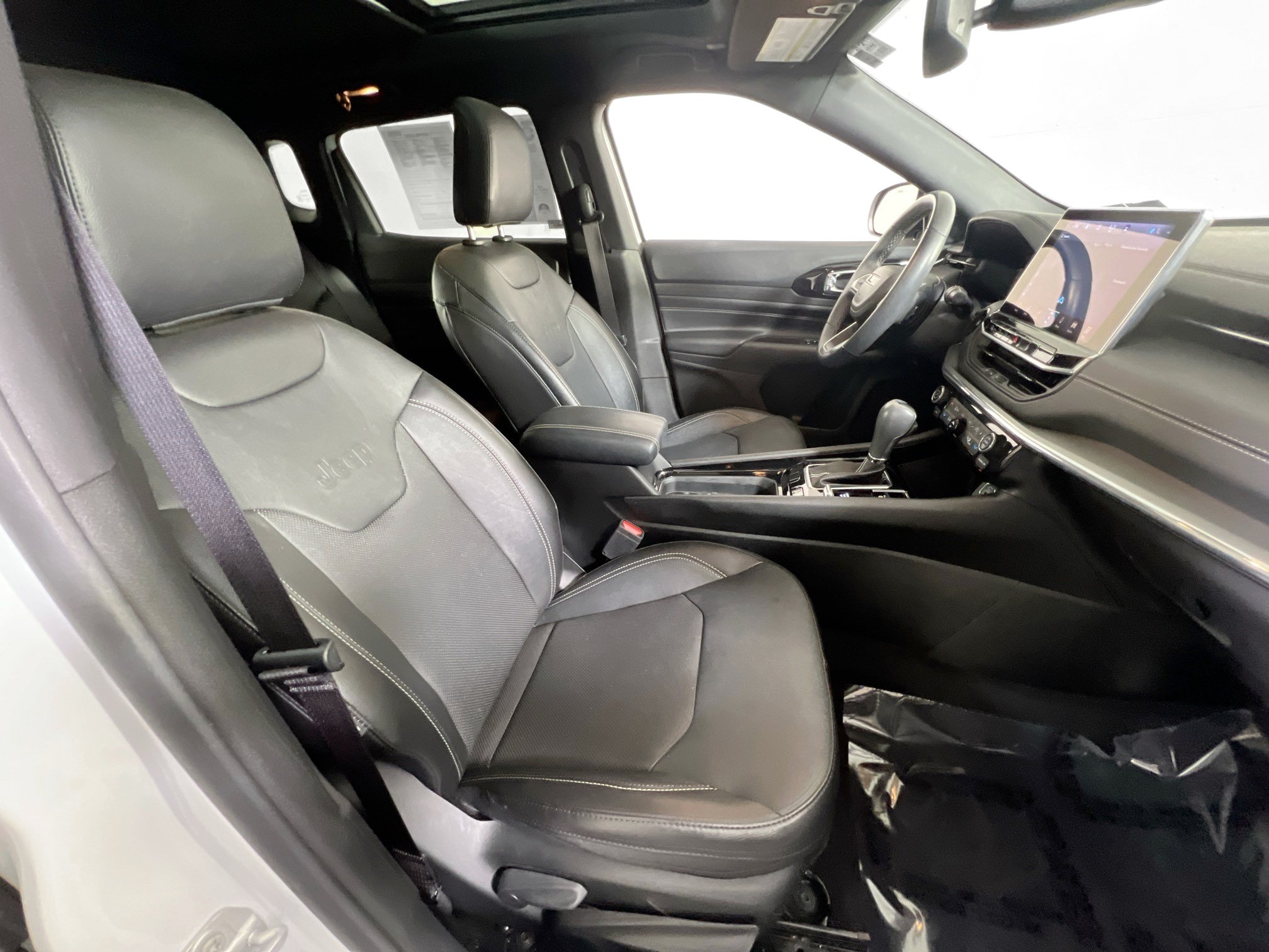 Used 2022 Jeep Compass High Altitude AWD/4WD image 29