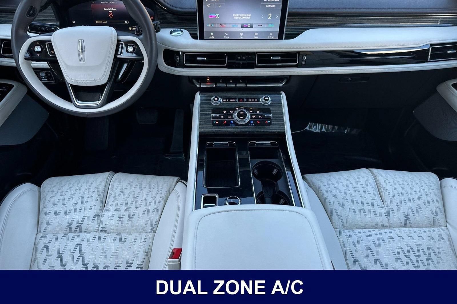 Used 2024 Lincoln Aviator Black Label AWD/4WD image 17
