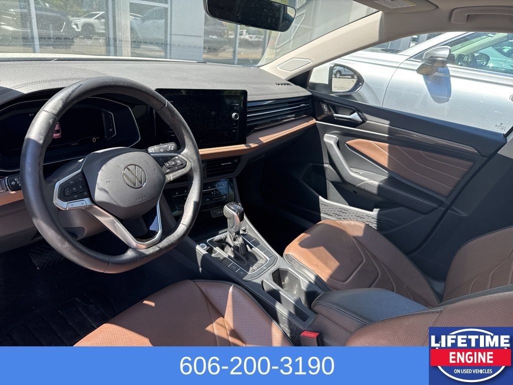 Used 2025 Volkswagen Jetta SEL FWD image 15