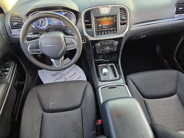 Used 2023 Chrysler 300 Touring RWD image 7