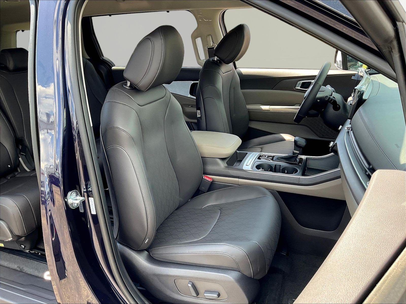 New 2027 Kia Carnival EX FWD image 19