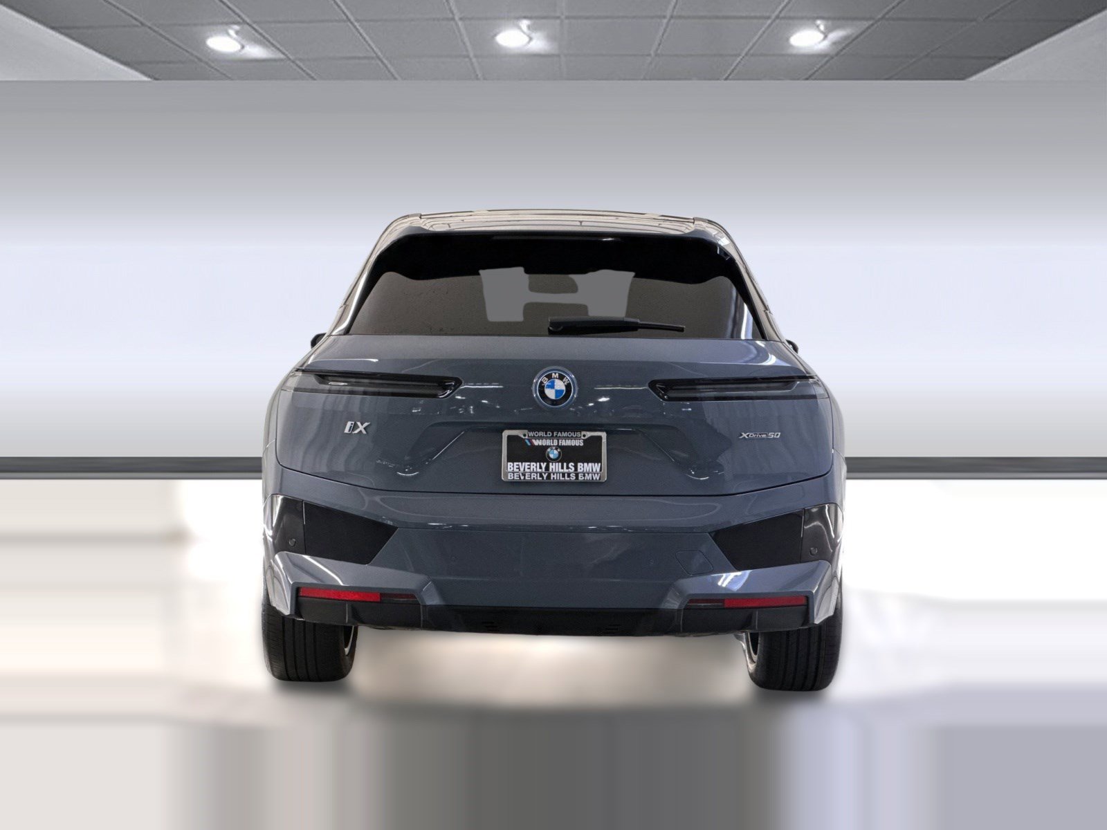 Used 2023 BMW iX xDrive50 w/ Sport Package AWD/4WD image 10